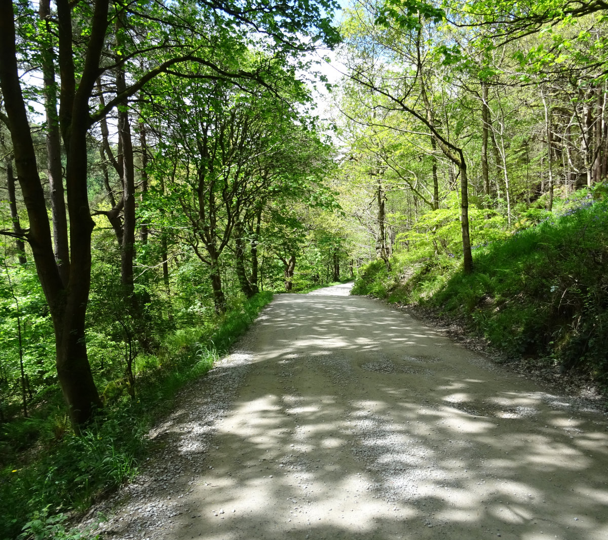 What facilities can you expect to find at hardcastle crags